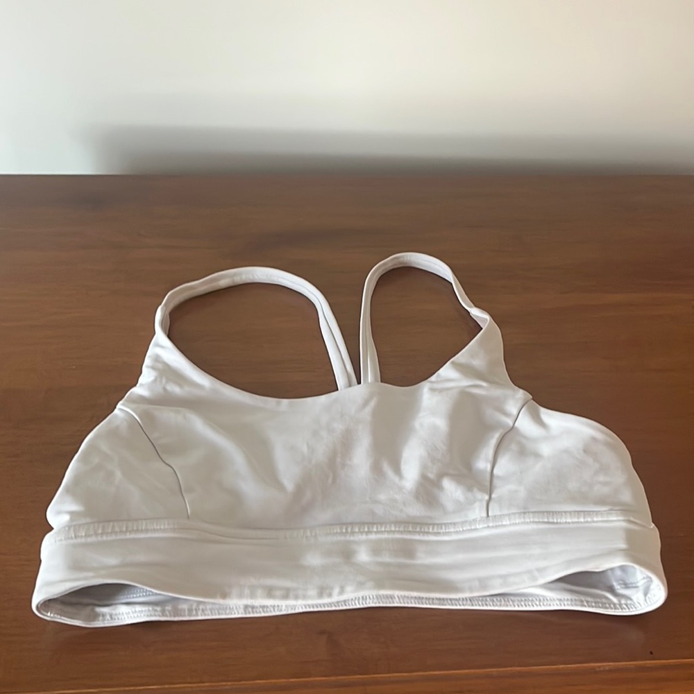 Lululemon white size 6 or 8 bra